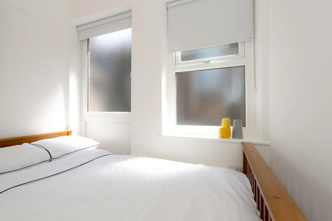 The Bs Hive, Modern, Stylish, 2 Bedroom House, In Harrogate Centre イギリス