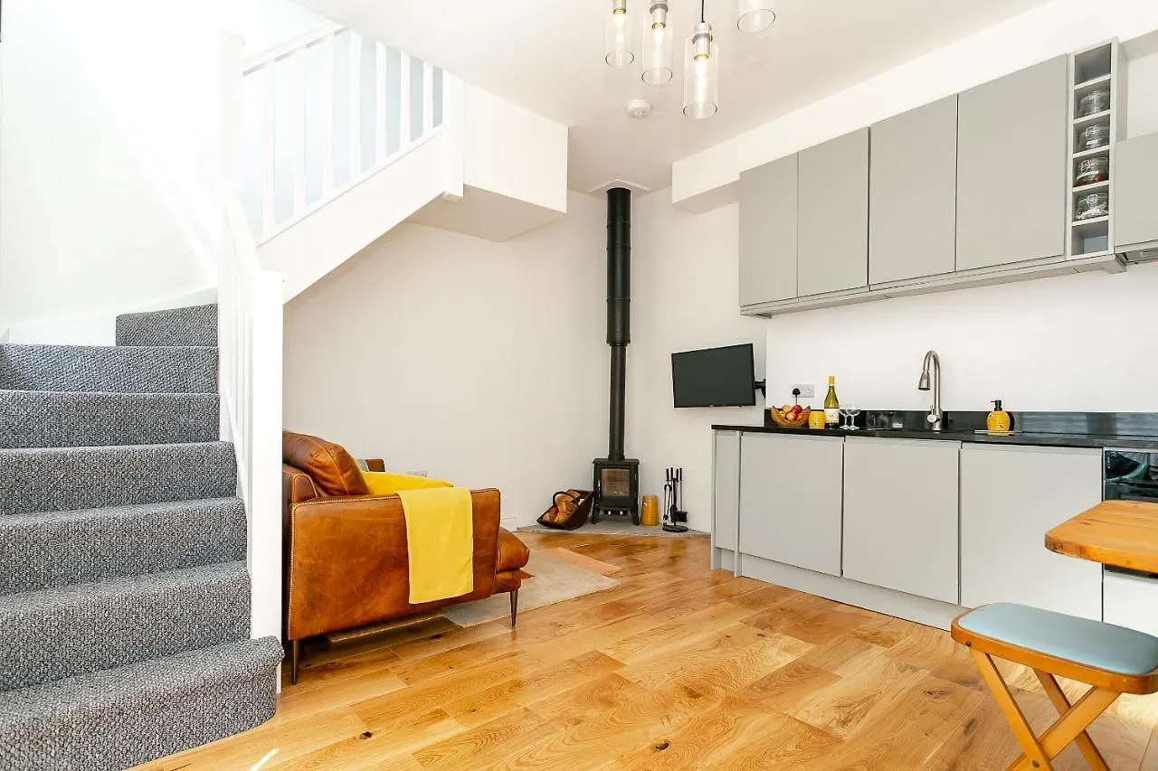 別荘 The Bs Hive, Modern, Stylish, 2 Bedroom House, In Harrogate Centre イギリス