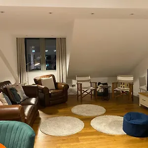 Springfield Court 12 Apartment